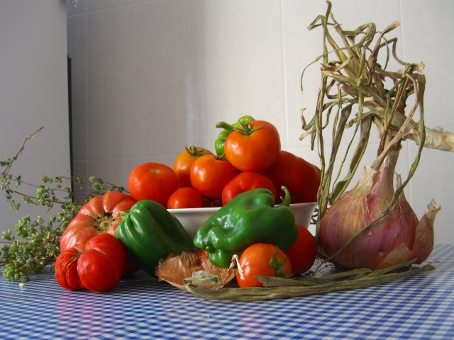 The green peppers did not make it into the sauce; I have an aversion to them!