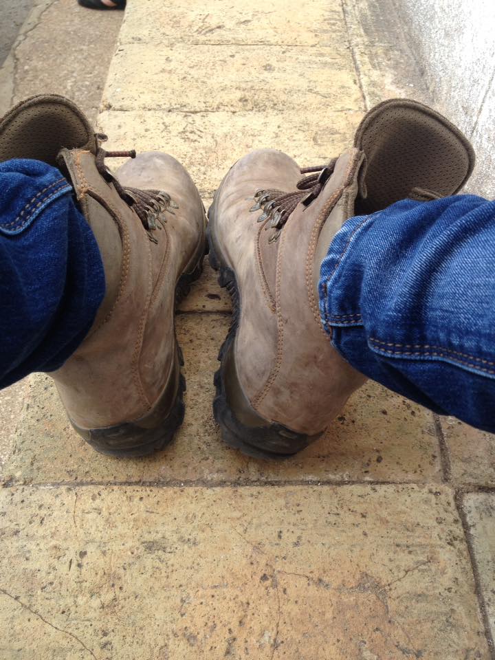 boots-in-tenoca-waiting-for-the-mobile-clinic